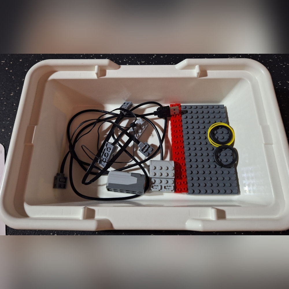 COPY - LEGO WeDo Education Construction Set 9580 - STEM STEAM School - Picture 4 of 5
